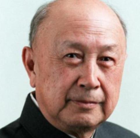 1956年，钱学森参加国宴，可在宴会上竟然找不到自己的座位。就在钱学森尴尬时，毛