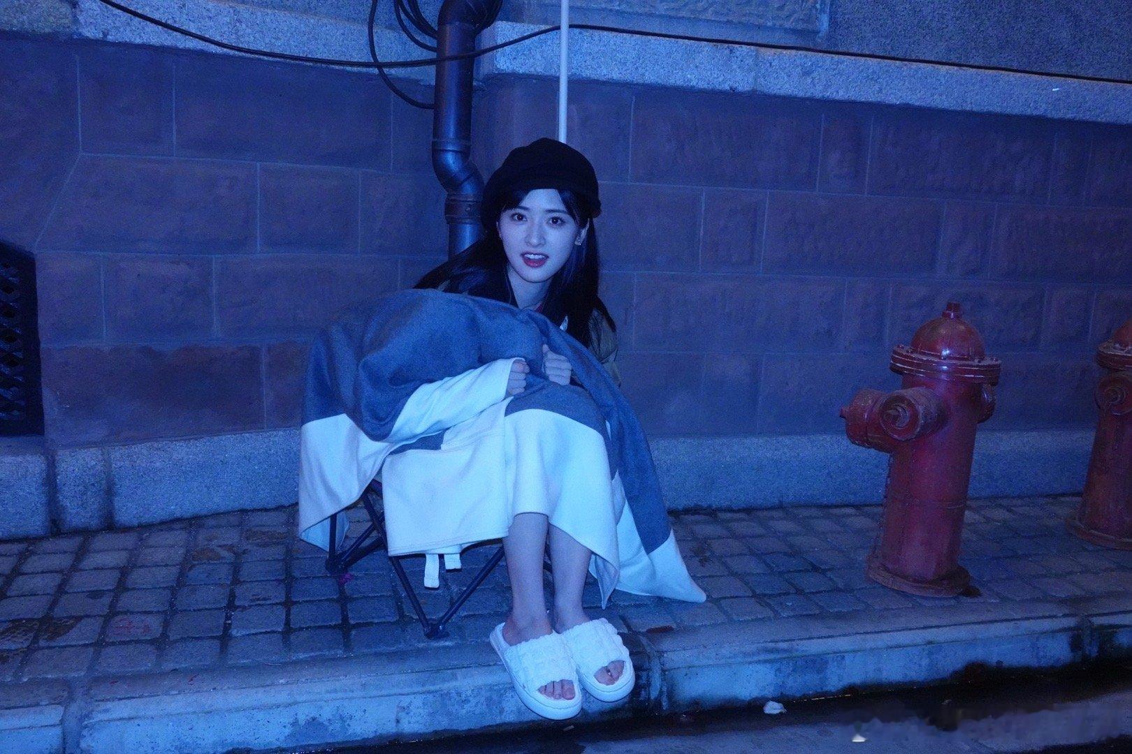 梁代文顾逸亲了又没完全亲上 梁代文这波操作太迷，气氛拉满却半途而废。顾逸的无语我