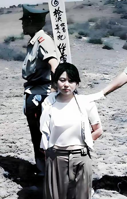 1993年，22岁的河南姑娘任雪，正跪在刑场上，等待死亡的到来。

她的故事在民