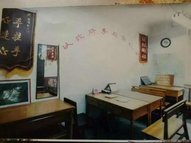 我的观察和感受，较之以前，这几年有一种进步，就是 : 因为批评/举报言论动不动抓