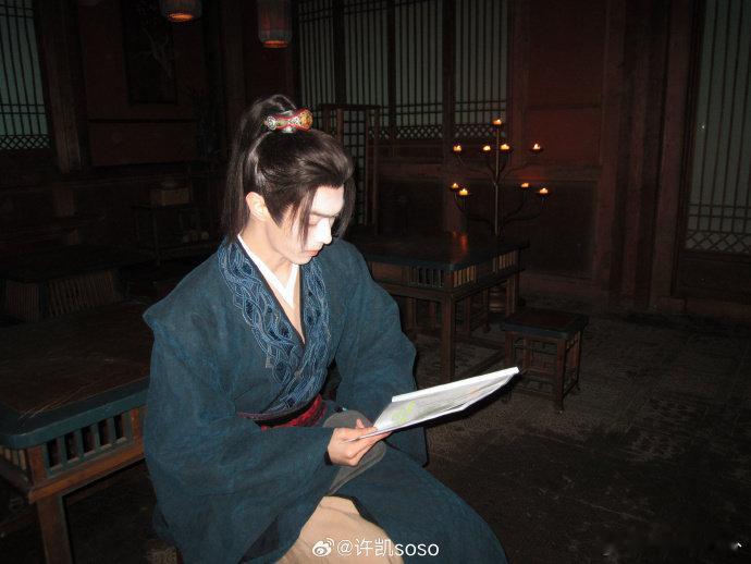 许凯3张日常等许凯的物料等得花都谢了，这三张剧照直接救命，soso 多发点多发点