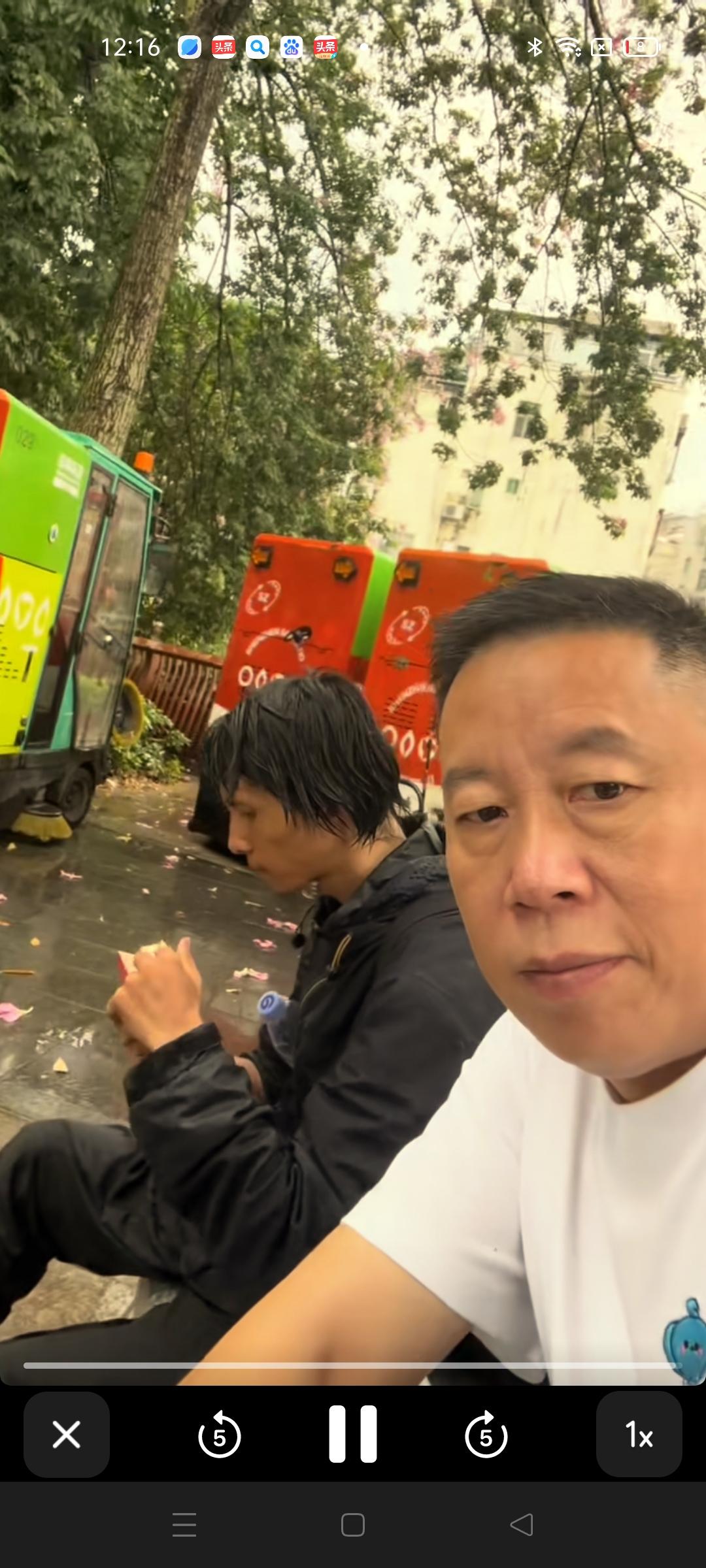 孙海洋是寻亲圈儿里的重量级人物 ，很多朋友也是通过他的寻亲，认识了孙海洋 ，也了