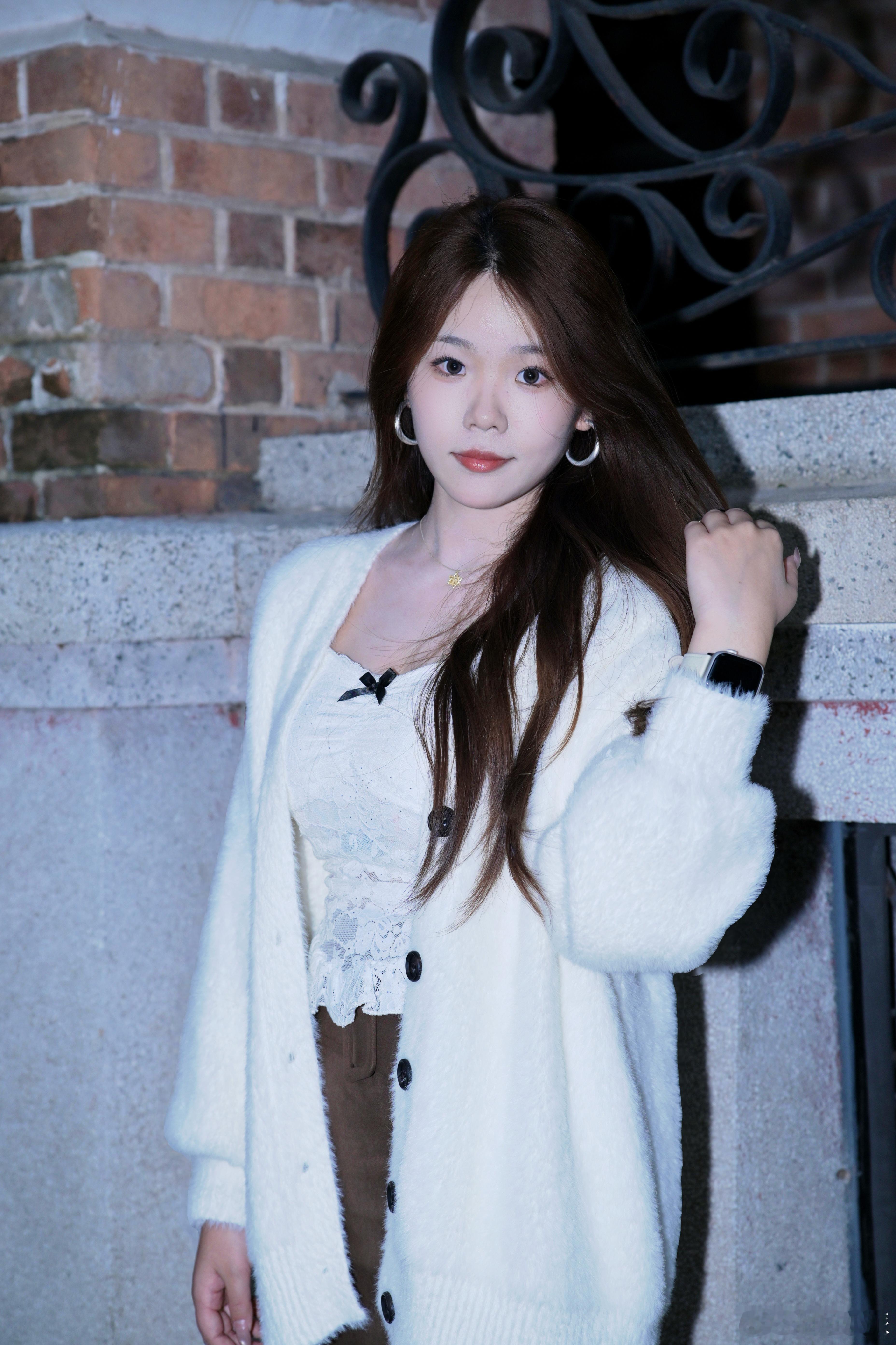 普通女生化妆2小时的变化想起之前一句话：之前是容貌焦虑，看完美妆博主化妆之后变成