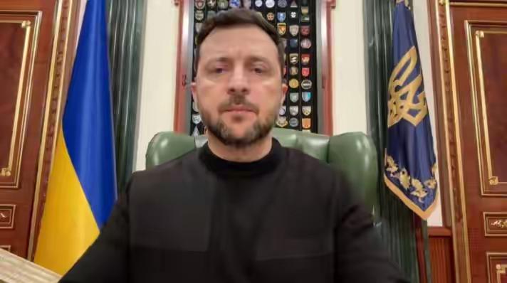 泽连斯基与北约秘书长通话 讨论美方提出的和平计划。

财联社11月22日电，据央