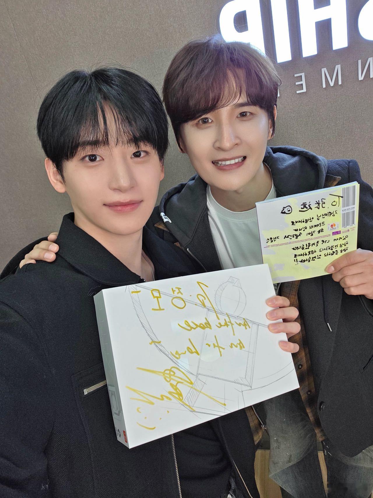 张远金秋天合唱看着我的眼睛说 真的，谁能不爱这样的歌曲？张远和金秋天的合作完美无