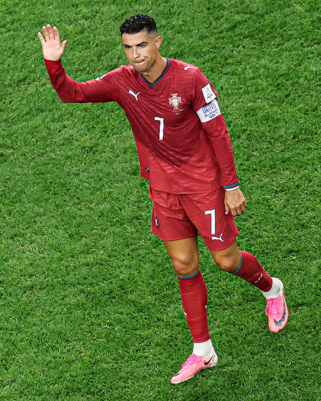 C罗哭了 随着葡萄牙🇵🇹的出局，C罗就此告别世界杯！ c罗最后一舞遗憾落幕