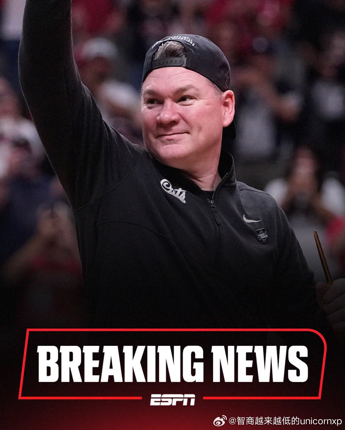 亚利桑那大学主帅Tommy Lloyd续约五年新合同，下赛季年薪可达到720万美