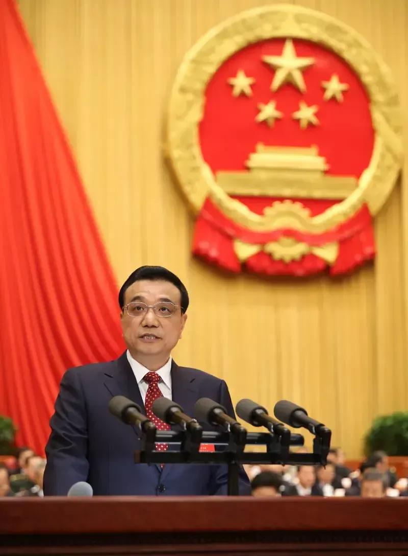 总理，您的话语，平实有力，不空洞，针对性强，犹在耳边；您的行动所为，求真重效，提