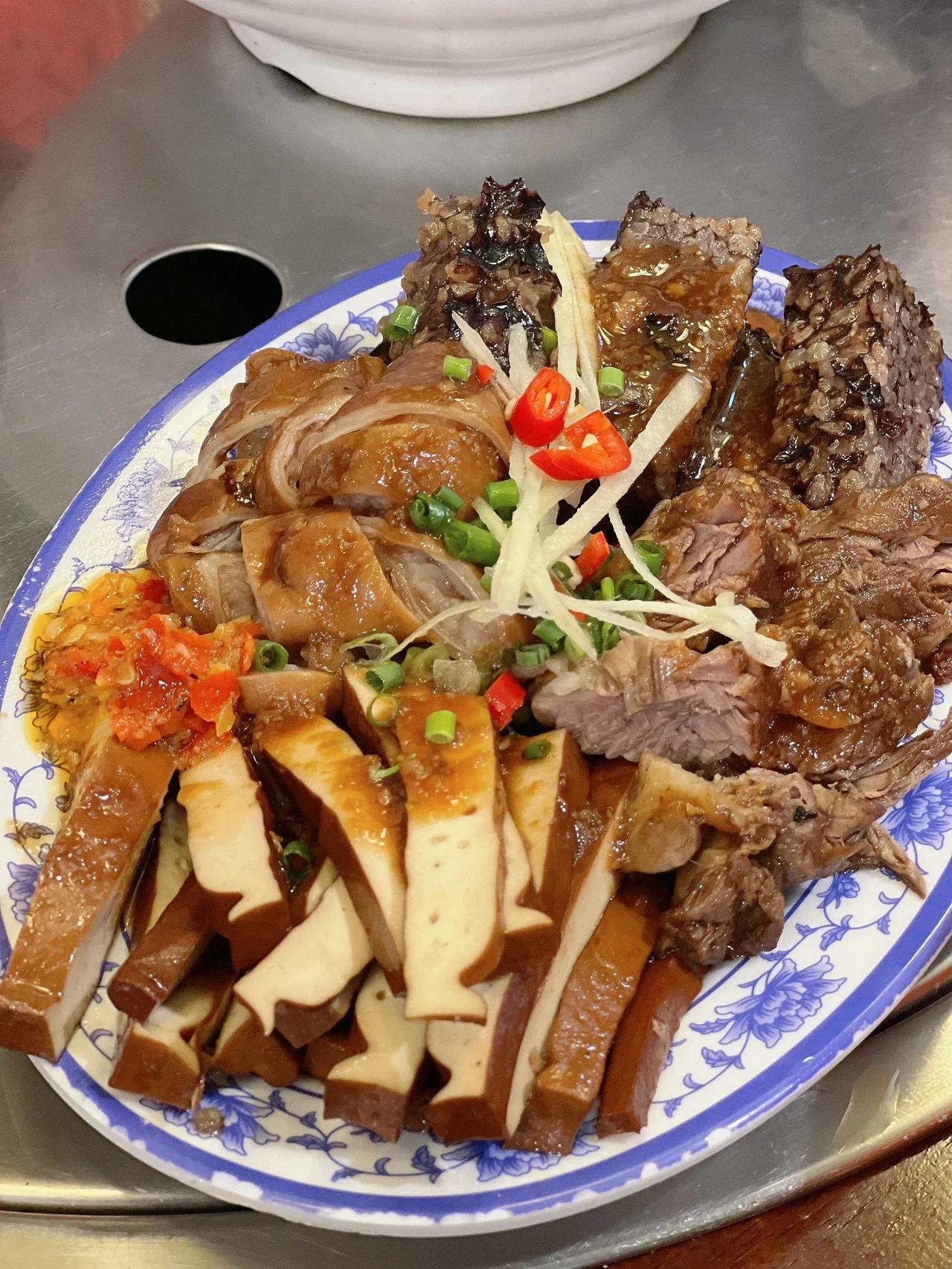 我敢说是成都最好吃的台湾料理


♨️甘霖羊肉炉台式料理
🐑地址：锦江区锦东路