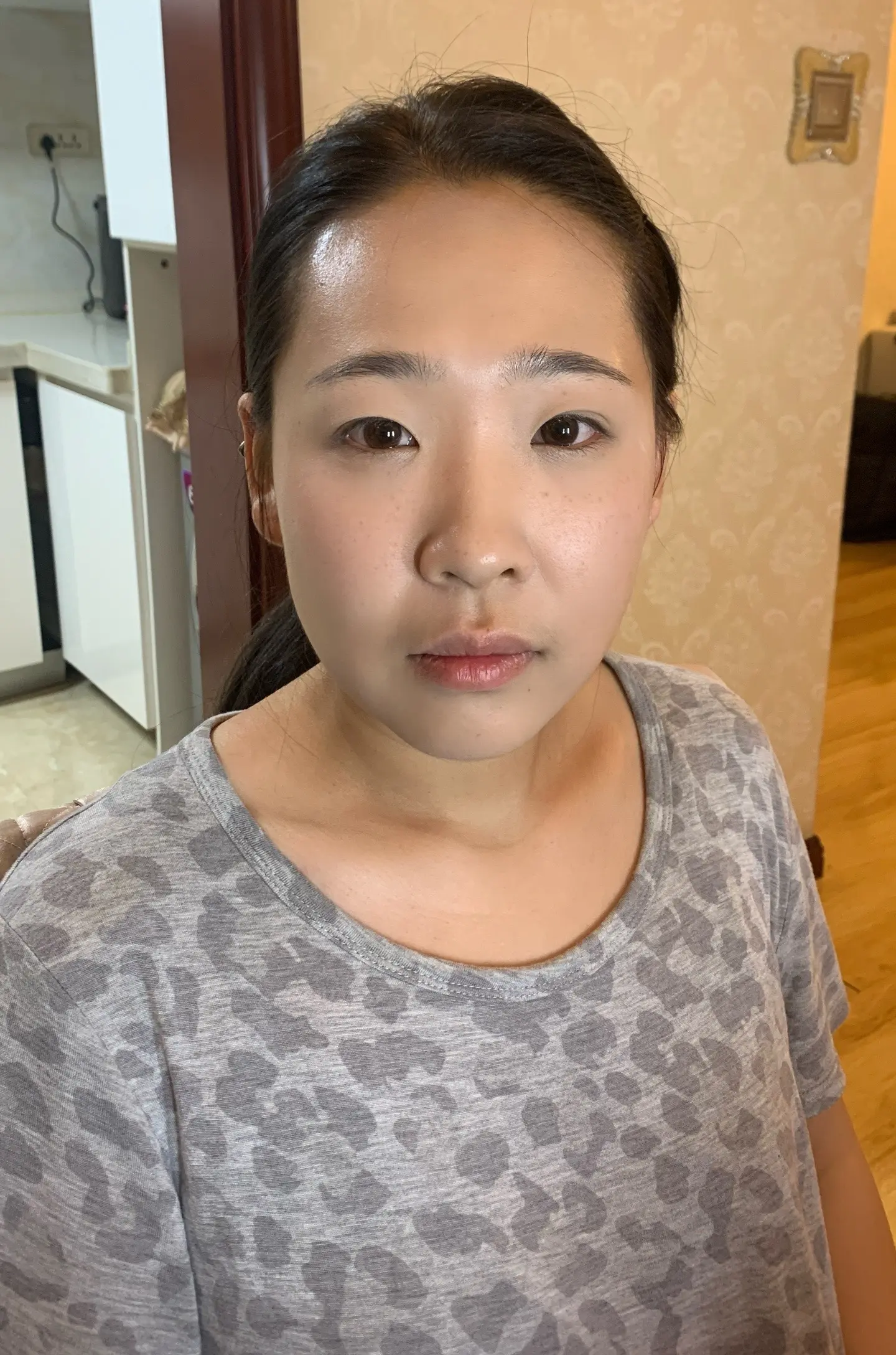 我妆造3个半小时，眼睛就得化两个半。一个追求细节到极致的化妆师千万不能...