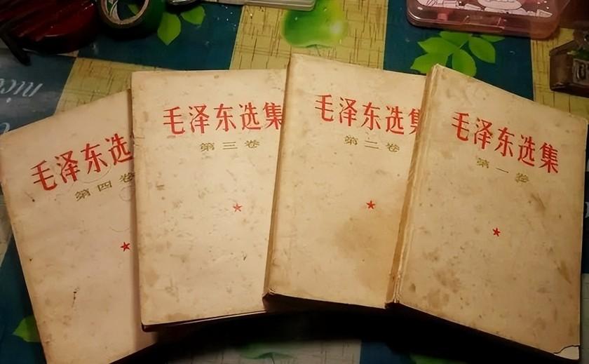 1961年，毛主席特批一封电报给蒋介石，蒋介石看完后躲过一场暗杀

1949年1