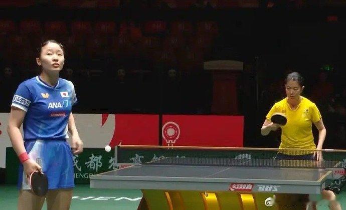 【张本美和首局逆转，中泽锐在比赛中切换中日语指导，引发外界对其战术部署的猜测】昨