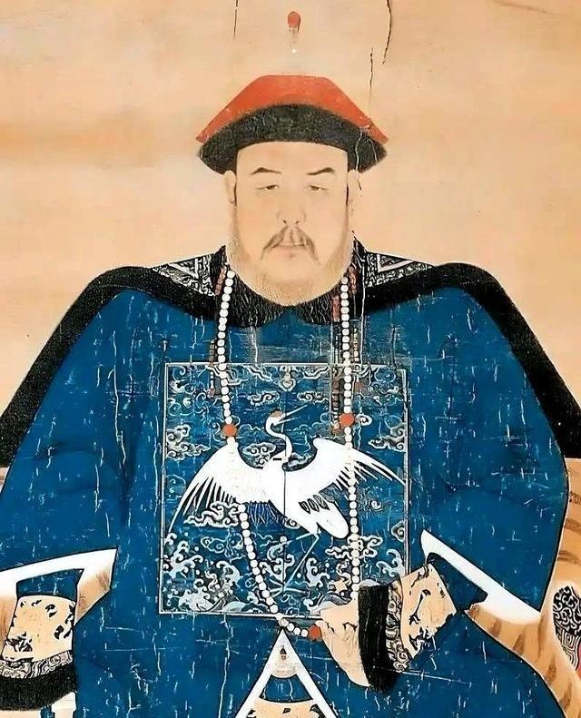 年羹尧在西北当老大时太飘了，一个亲兵就因多看了眼他小妾，第二天就被剥皮挂辕门示众