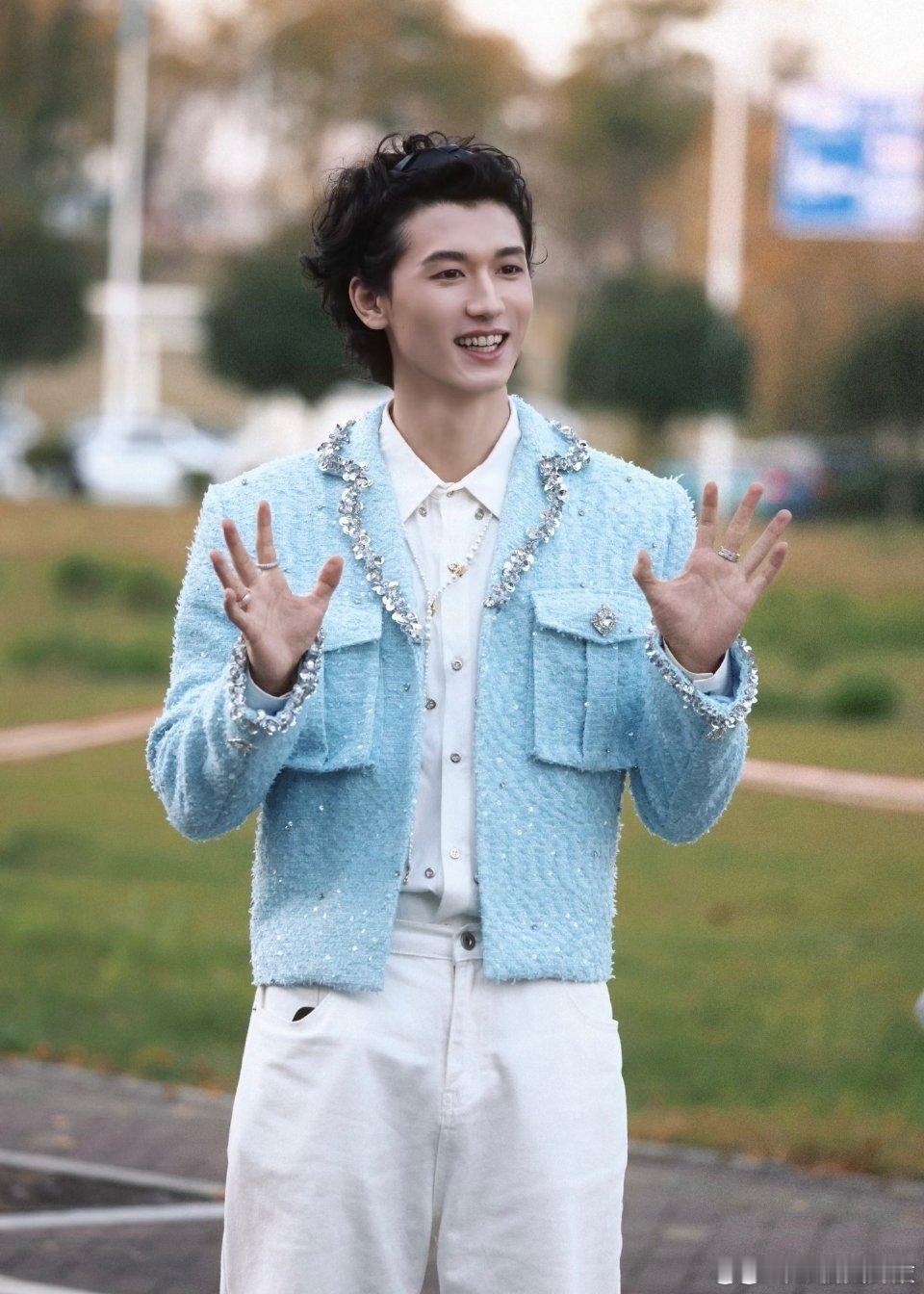 马韬连淮伟 我和老板在芒果台打拼声鸣远扬 内娱打工人的终极梦想：和自己的老板在同