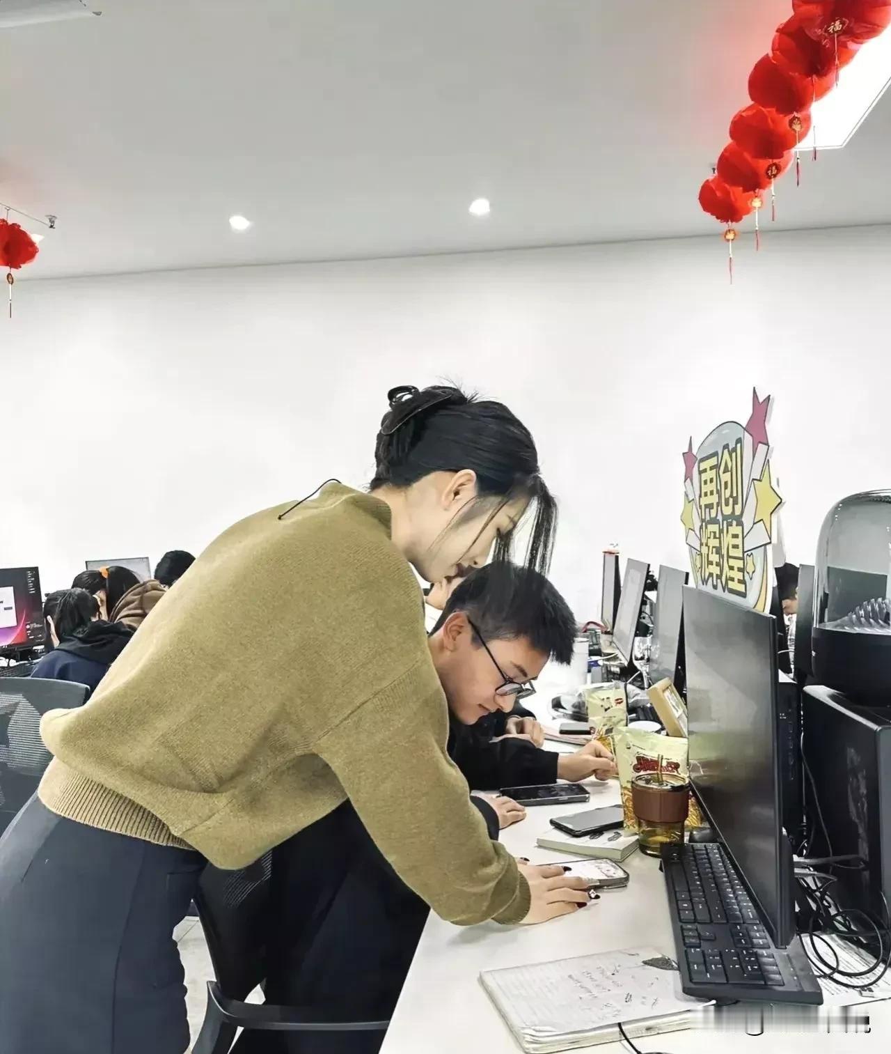 之前说过83年财务姐姐先降薪后被裁的事，很多人说我在胡扯，财务是越老越吃香的岗位