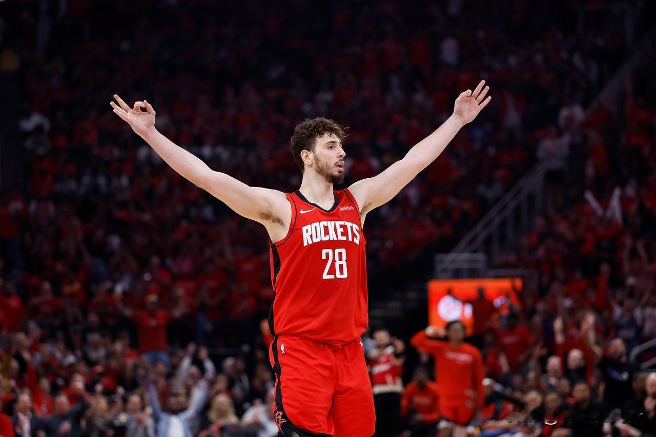 火箭揭幕战双加时客场1分不敌雷霆，申京虽败犹荣，进化的不得！

NBA新赛季揭幕