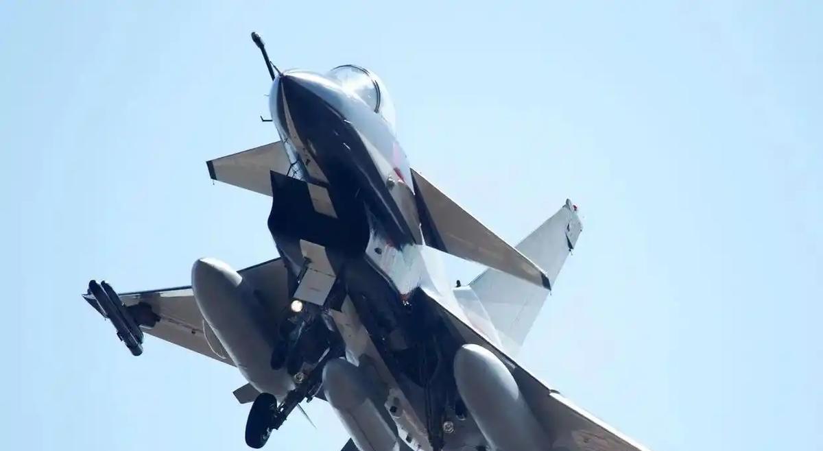 印尼总统普拉博沃宣布了：印尼将停止对韩国KF-21联合研发项目的追加出资，并公开