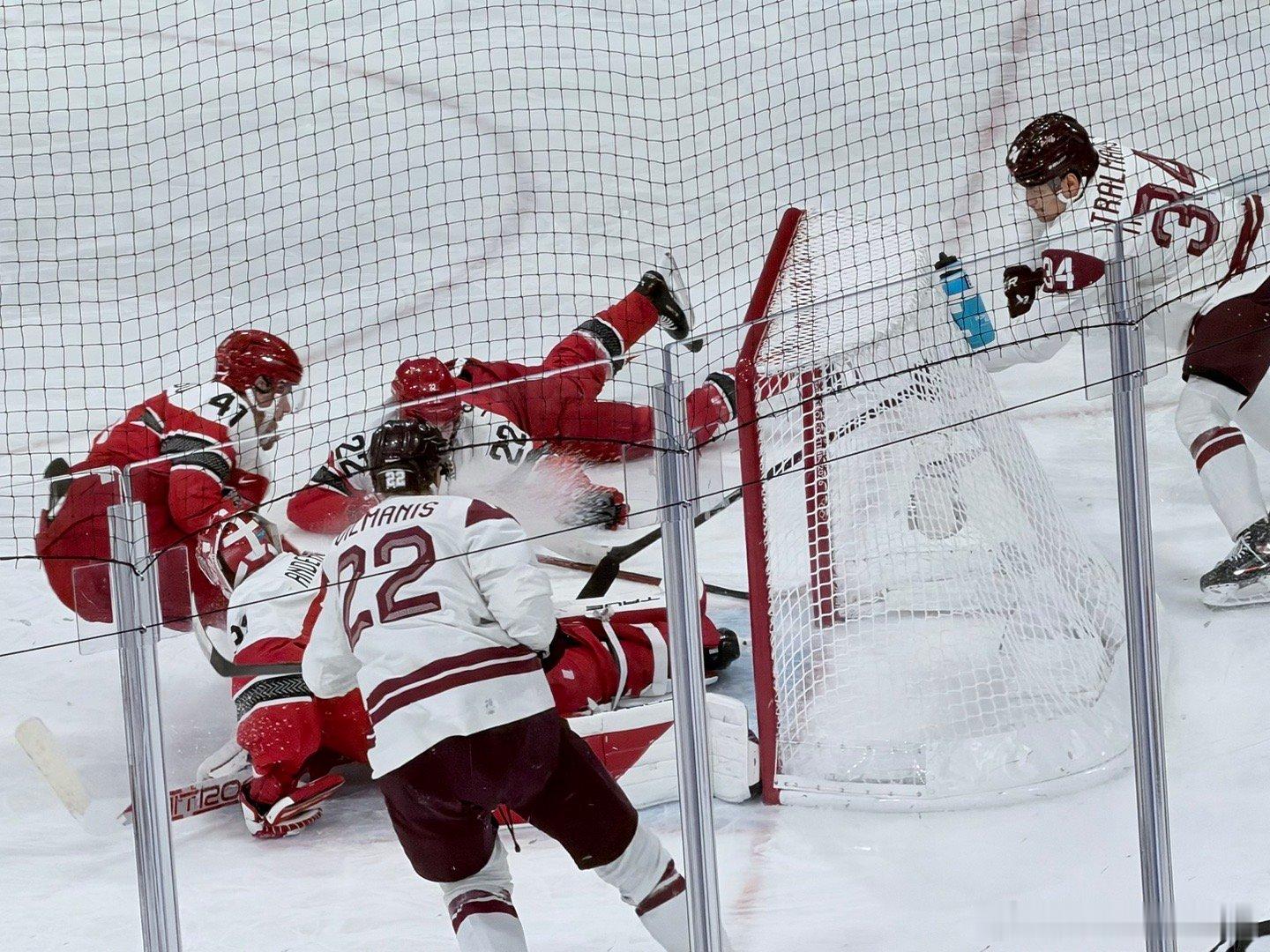 祝朋友们马年大吉大利。 