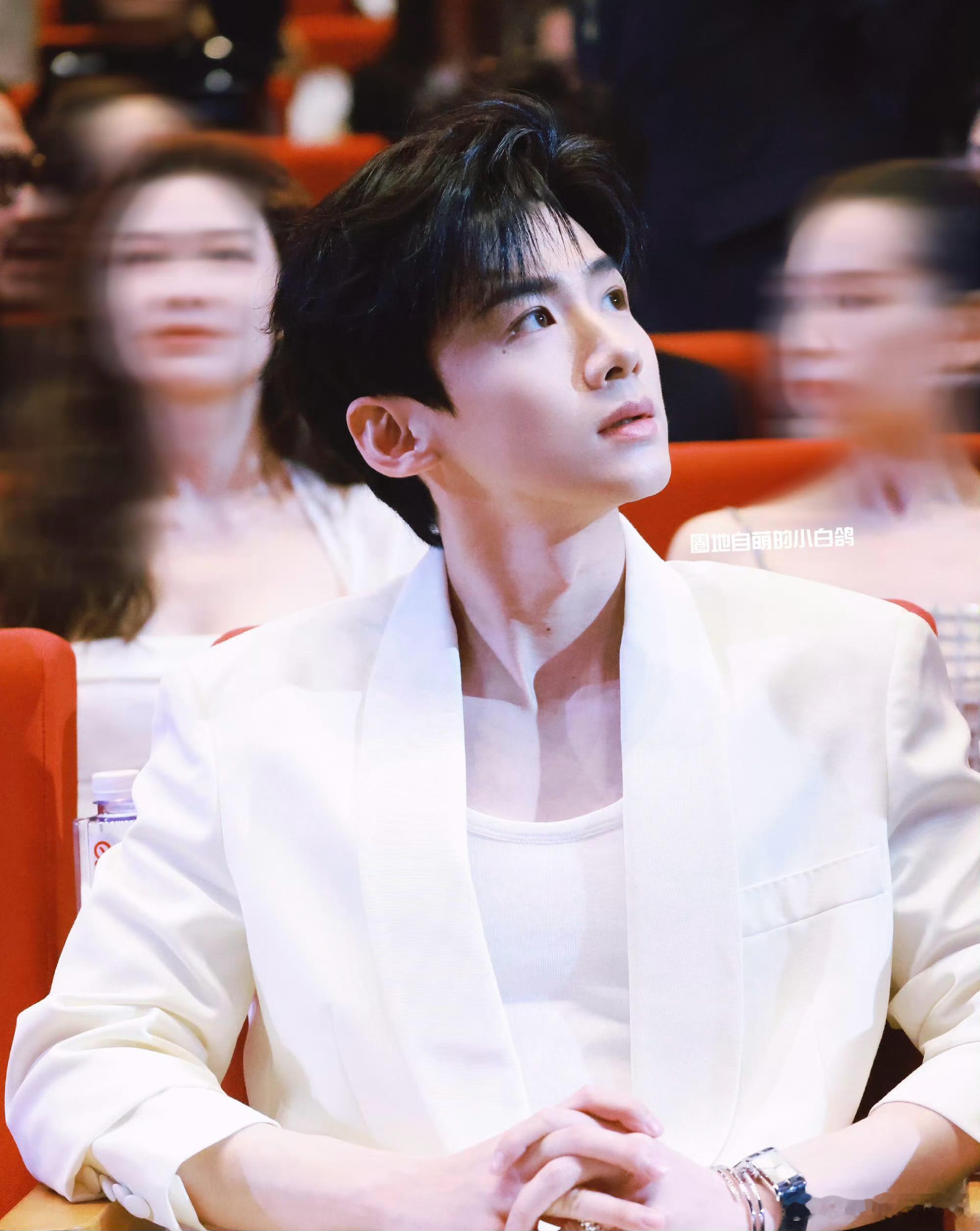 #唐嫣[超话]##白敬亭跟唐嫣学上海话#我真的太喜欢你们两个之间的感情了，而且对