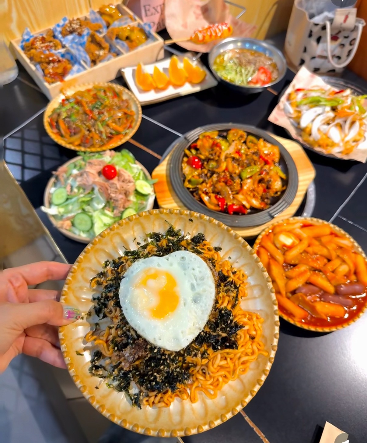 我每次探店belike穿梭大街小巷探店打卡，不执着于完美体验。重在出门感受人间烟