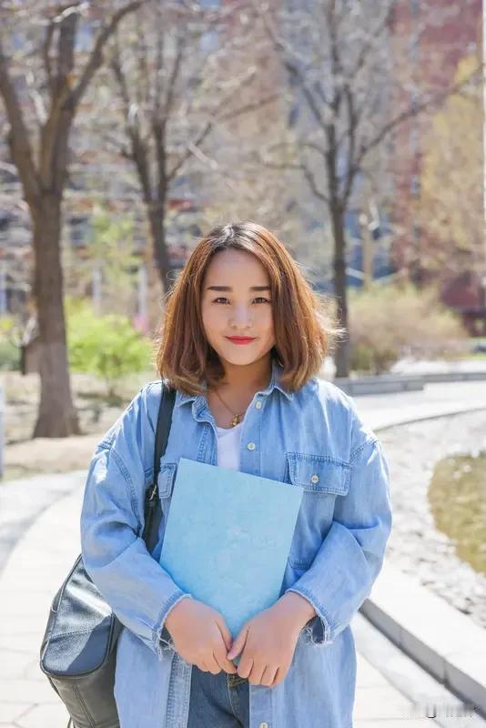 女大学生东北冻伤三根手指或截肢 21岁四川女大学生小陈独自前往黑龙江游玩时冻伤，