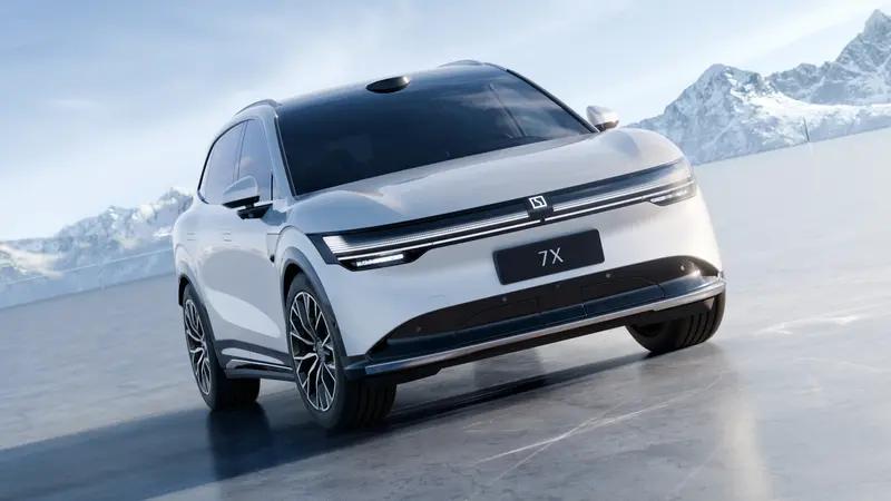 【极氪7X官图发布 定位五座中型SUV/续航有望超700km】日前，我们从极氪官