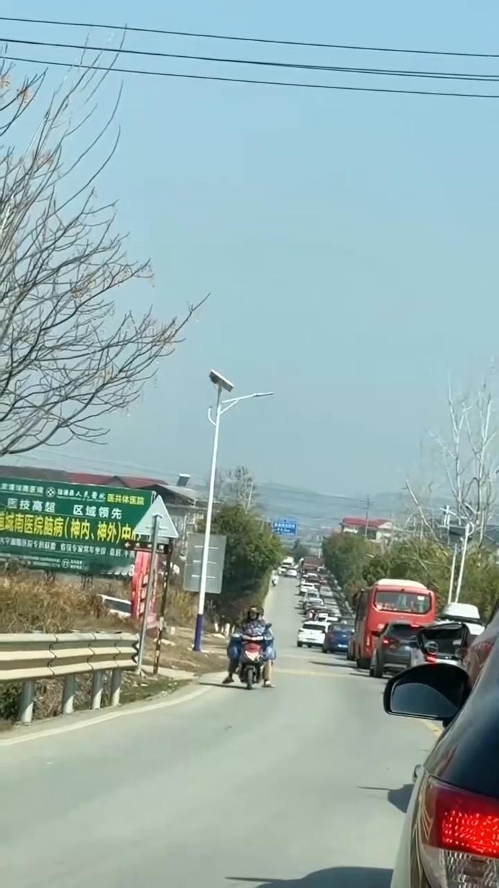 华为的感觉，现在颜值有点透气了。