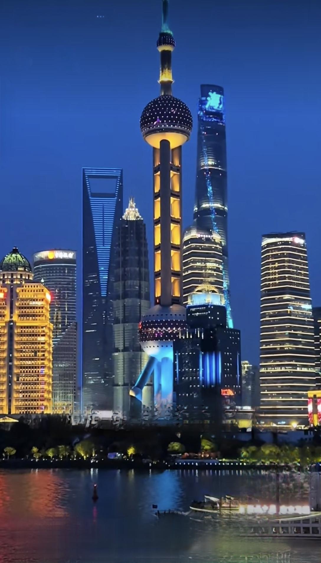 中国经济最发达的十大城市，你的家乡在那里呢？第十南京，第九武汉，第八杭州，第七成