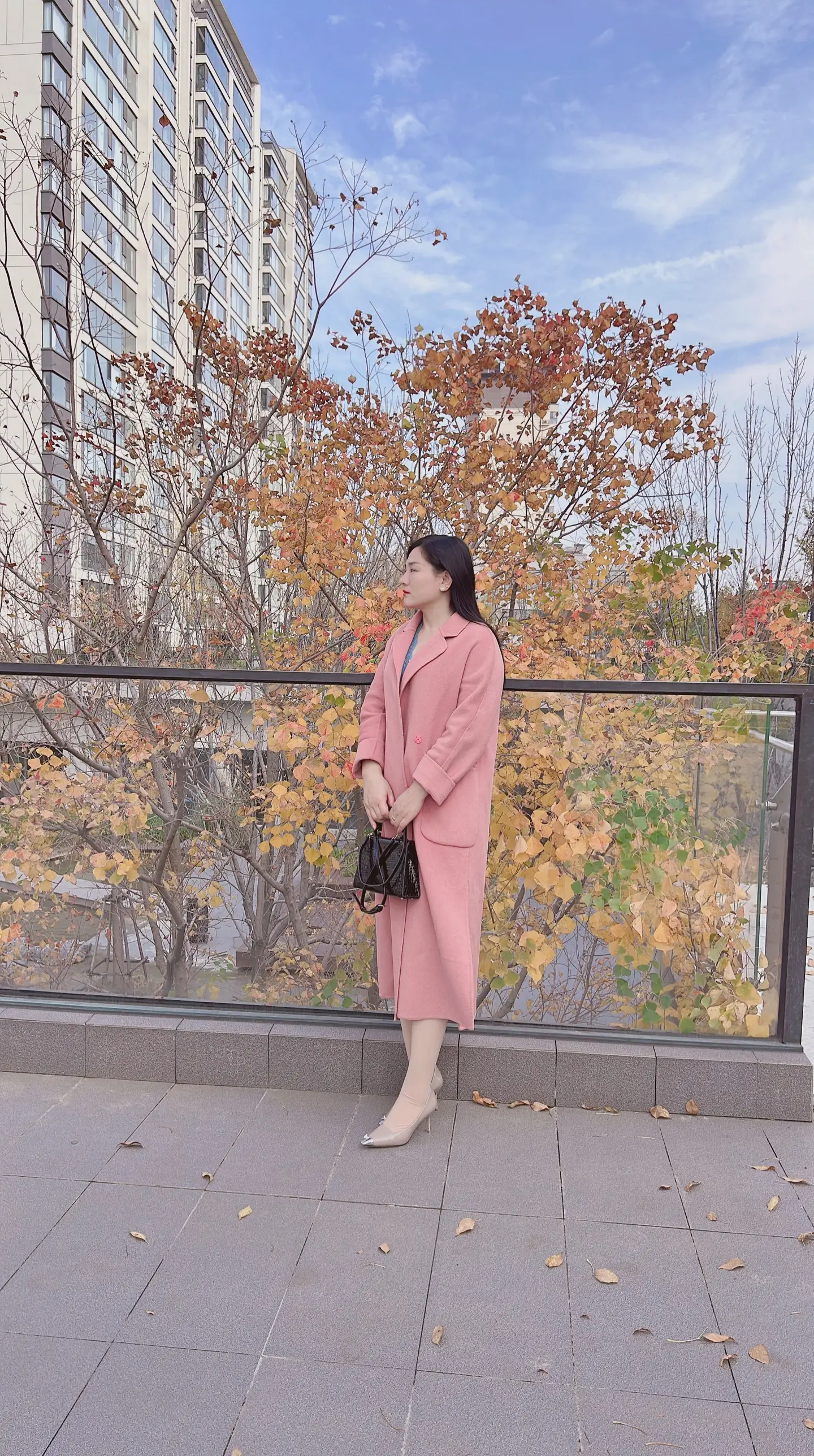 人到中年，终于顿悟：有人帮衬是锦上添花，无人帮衬便多吃点苦，那些曾心心...