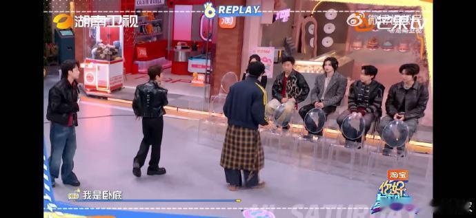 张颜齐机灵这块儿你好星期六 一个手势封神！张颜齐假装卧底，成功骗过敌方队长李雪琴