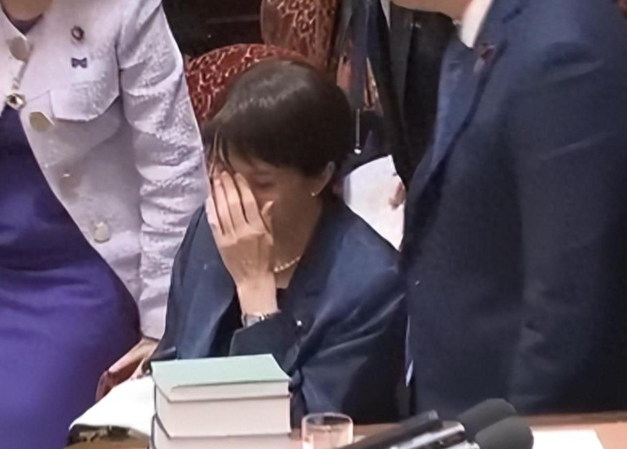 中方作出最终裁定，反制准时开始，东京收到噩耗，高市被曝病倒了。

近期国际经贸与