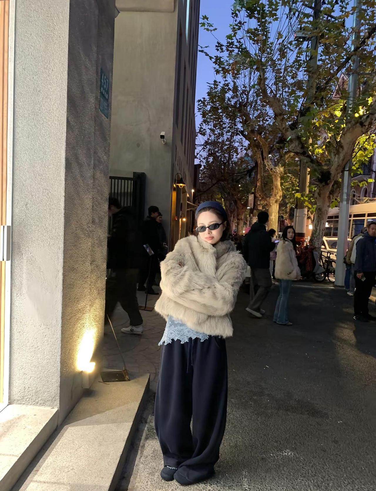 like Jennie.太喜欢Jennie了  朋友说第一张有点点Jennie的