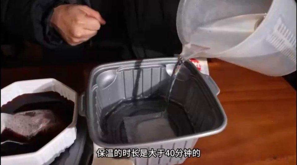 #上海人喝掉全国三成热红酒#随着冬季的到来，热红酒逐渐成为了人们喜爱的季节性饮品