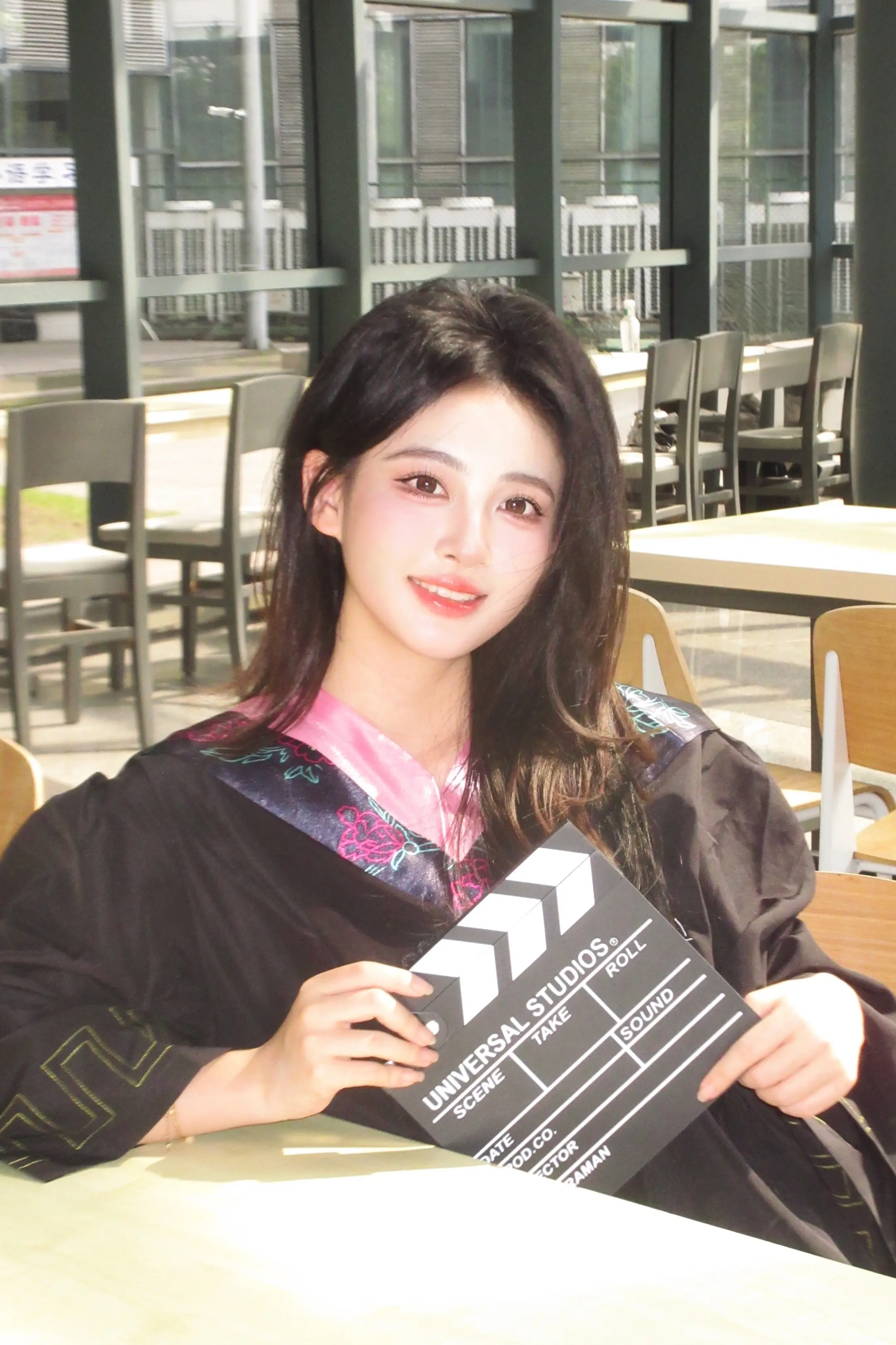 🎓我的本科时光终章🎬。相册里的照片整了又整，塞不下我四年珍贵的回忆...