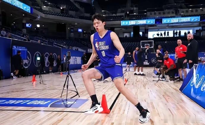 顺位非越高越好，适合小杨的有三队。篮网（8、19、26、27 顺位），老板是华人