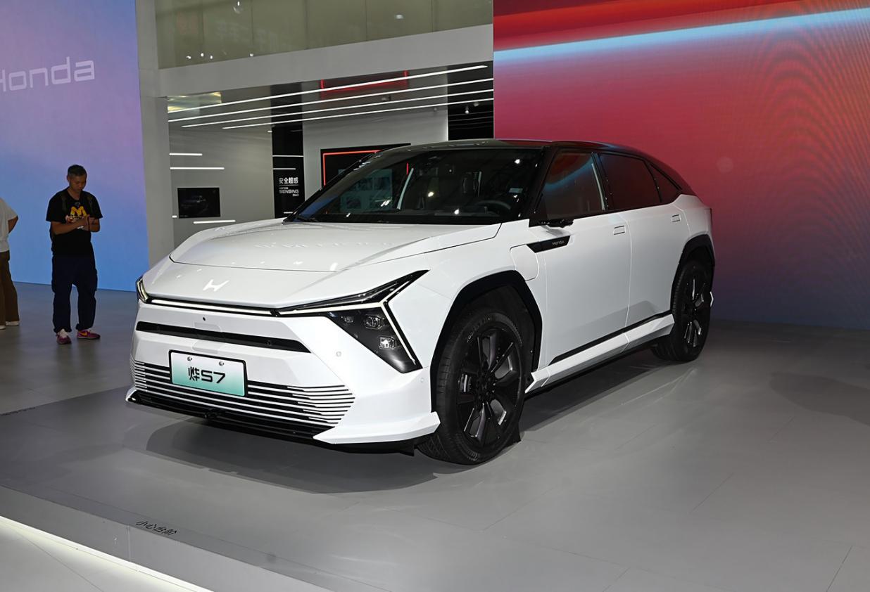 🚗【本田新能源放大招！烨S7能逆袭自主品牌吗？】🔥
日系老将本田在新能源赛道