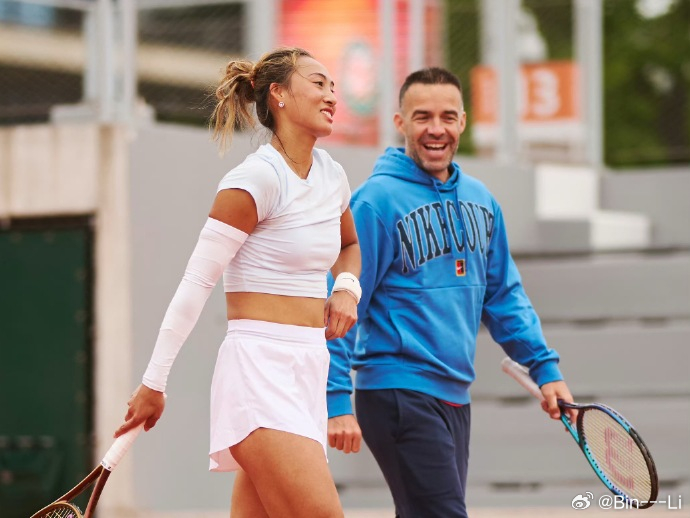 里巴回归郑钦文团队wta[超话] 郑钦文备战迈阿密，期待有好成绩