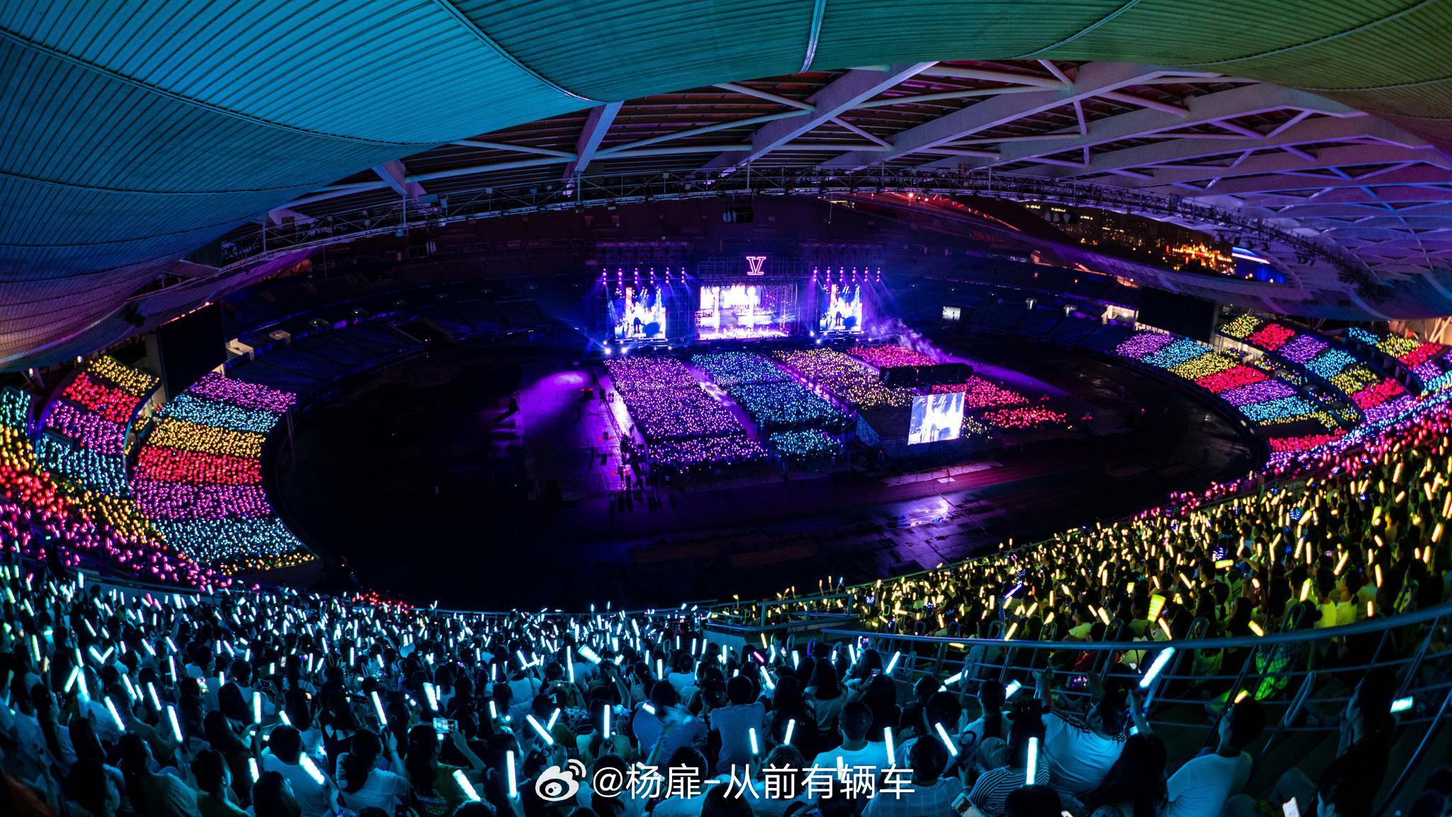 南京暑期密集落地鹿晗、毛不易等16场演唱会，凭票根可享市内景区/餐饮/购物三重折