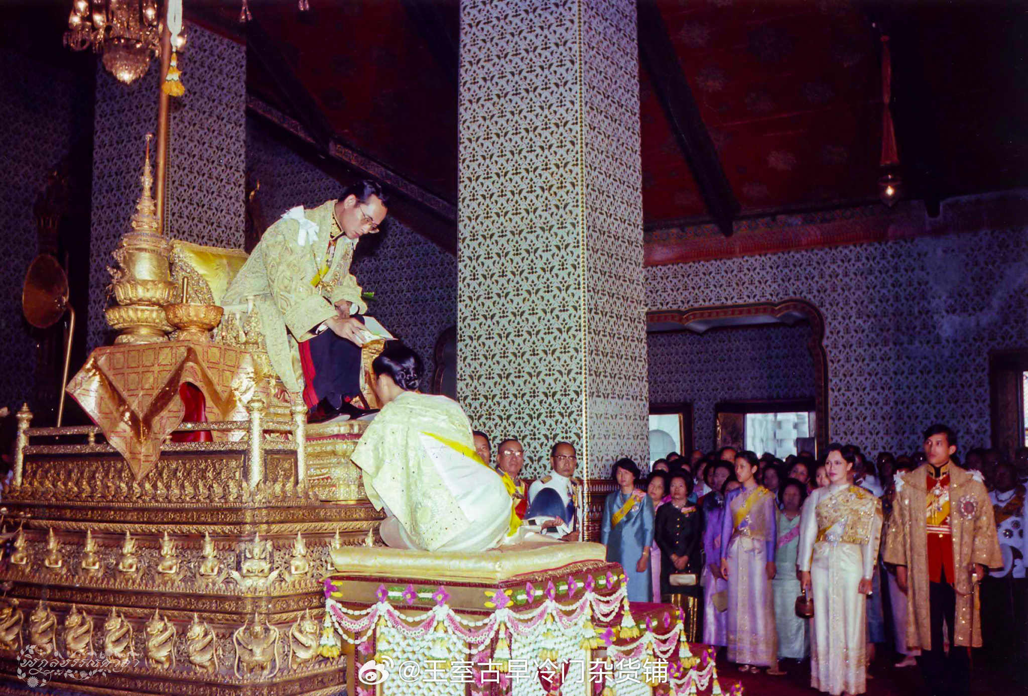 王室王室泰国王室暹罗往事 老照片：1977年12月5日，九世五十岁生日，他就在这