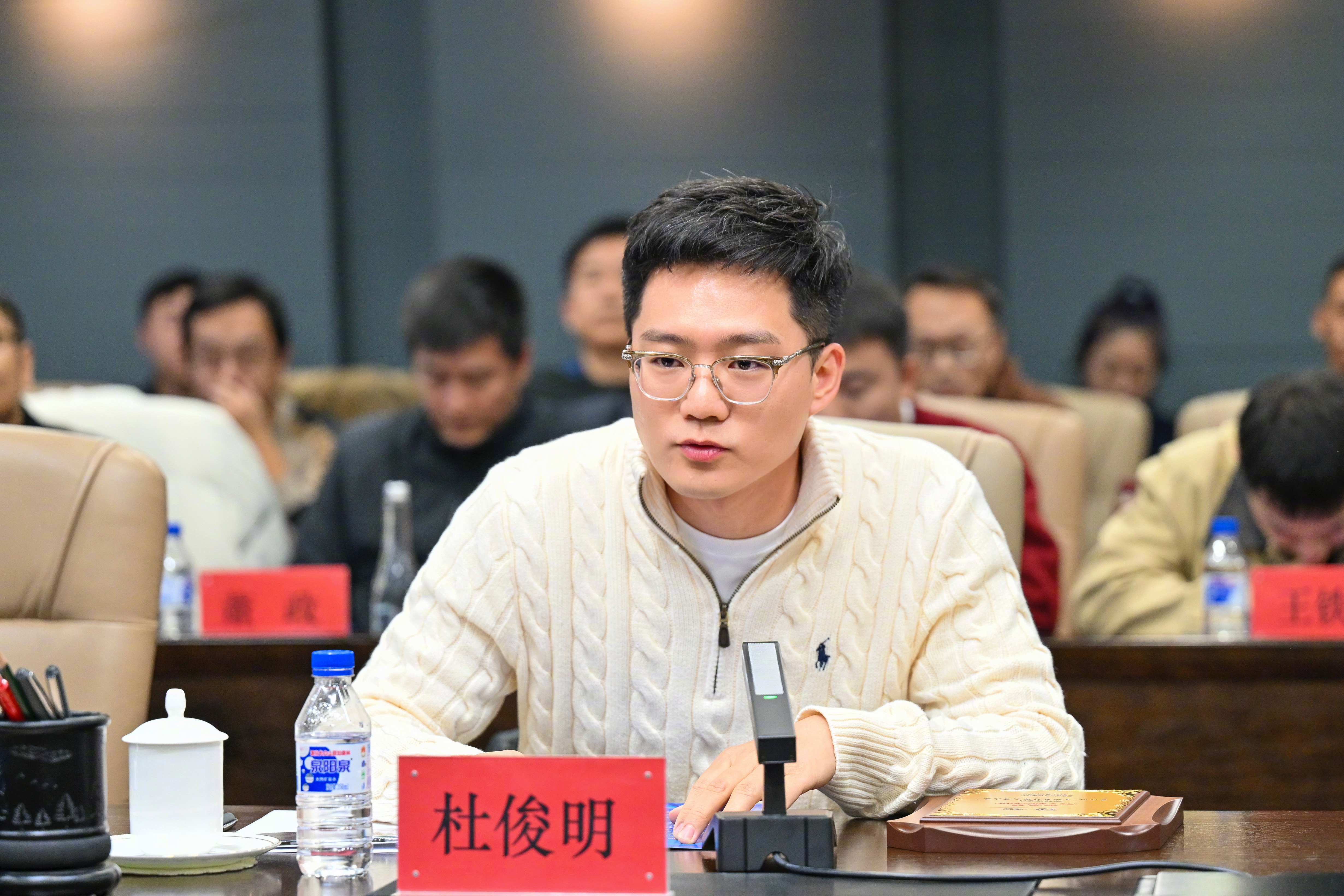 荣获家乡授予的“吉林省网络文明大使”这一至高荣誉，心中满是感恩与责任。我将以此为