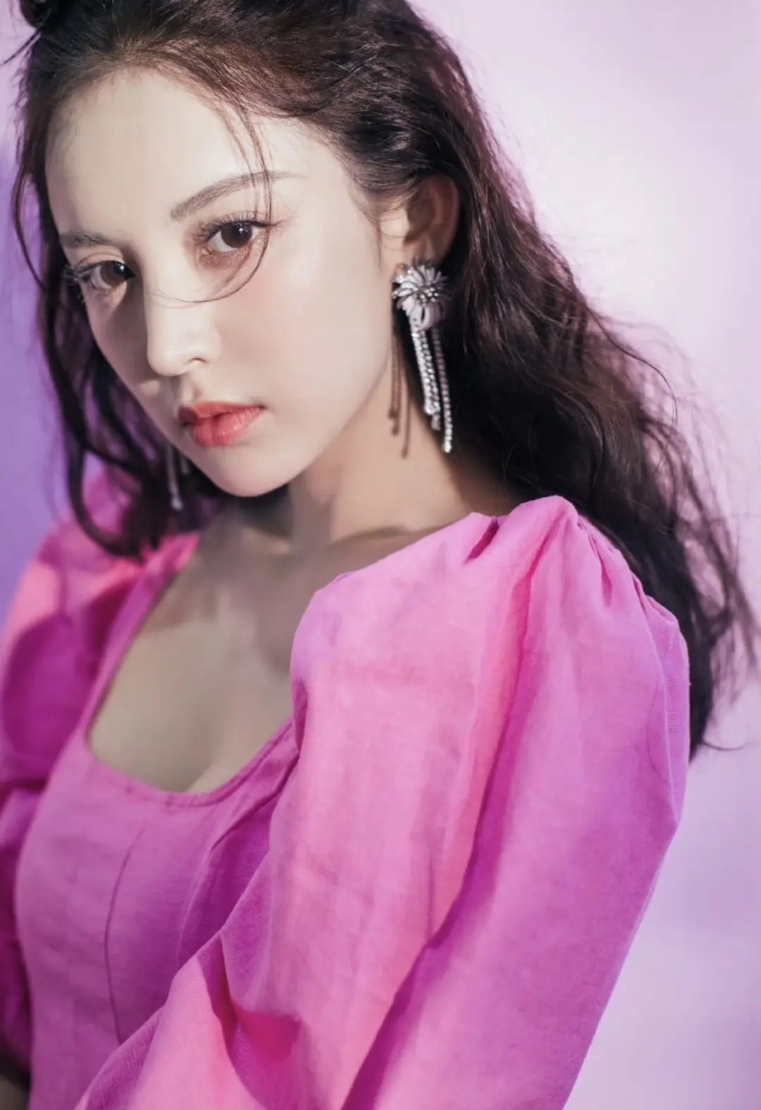 娜扎。