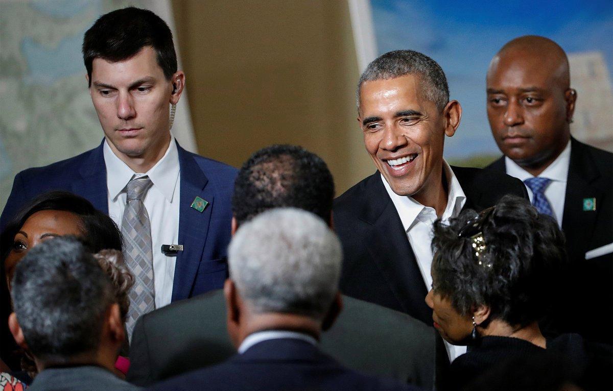 现在琢磨这事儿的人确实多了——以前觉得奥巴马就是个普通总统，干得好坏都是美国自己