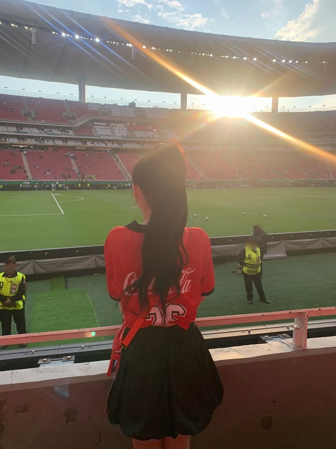 Karina ins更新，黑发齐刘海太适配了！ 