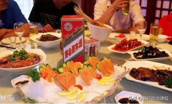 这是杀熟！四川德阳，男子筹备饭局时，特意在熟人的店里，花30.8万元买了12瓶“