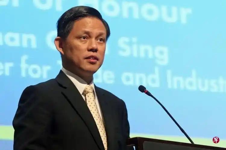 大国之间的较量越来越激烈，国际上各种地缘风波接连不断，那些小国该怎么站稳脚跟？新