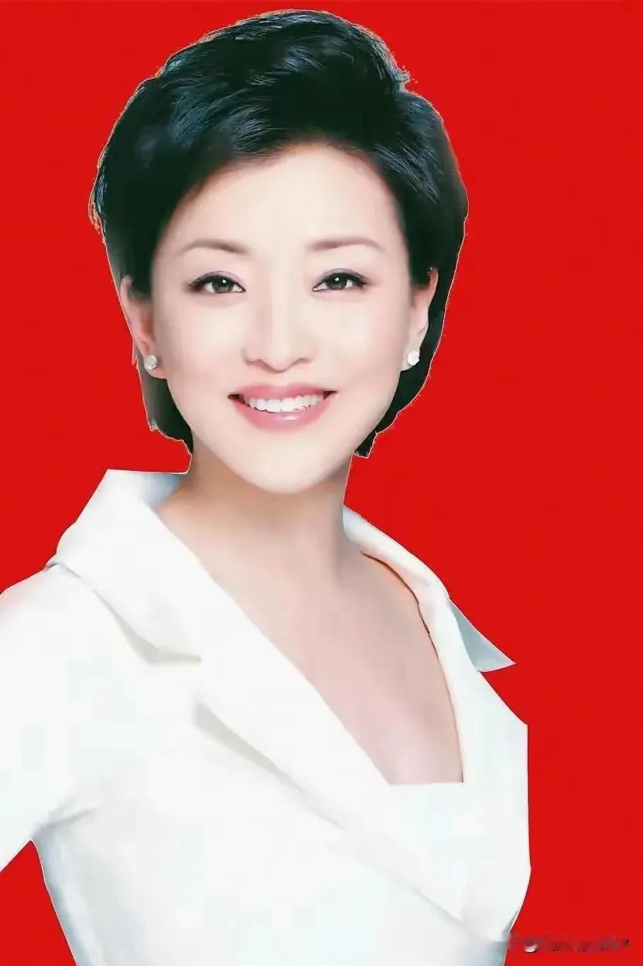杨澜是集美才智谋略于一身的极品人才一一
杨澜女士是我国当今女性中的顶级标杆！
杨