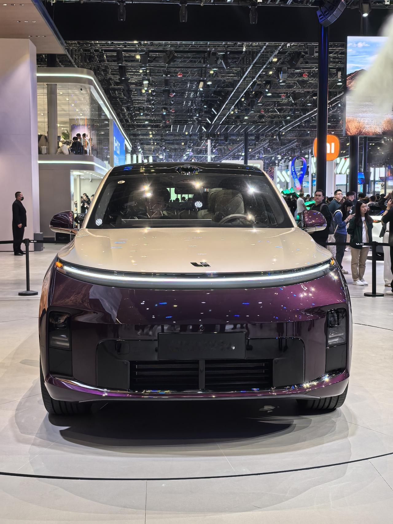 理想的L9 Livis这次在北京车展上全球首秀了，是理想全新的旗舰SUV。它的核