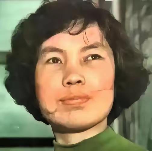 1959 年深夜，一位妙龄少女刚准备睡觉，6 名男子突然闯入，将她残忍折磨，然而