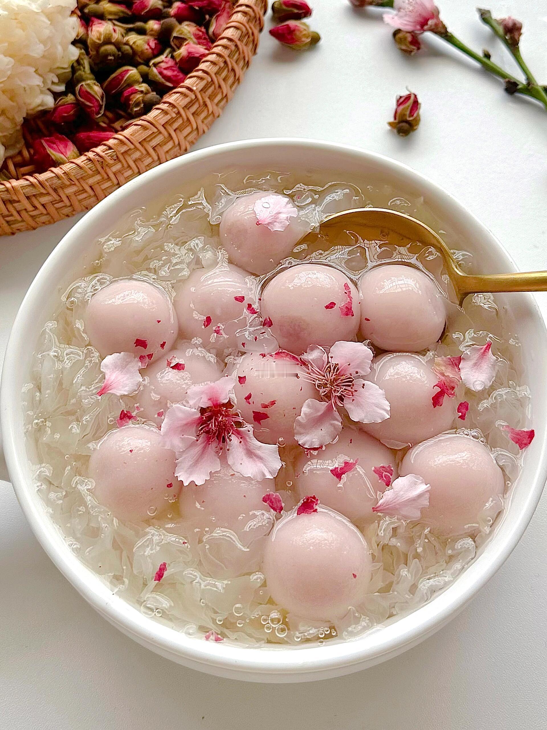 讲真的…女孩子一定要学会煮这个！！满满的J质～🌸花香浓郁～软糯香甜～口感太清新