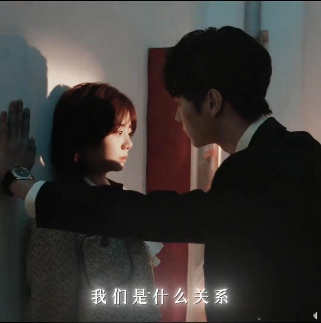 有些时候，谭松韵跟许凯在一起会长高的。 ​​​